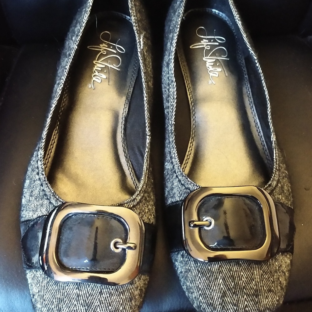 Dress shoes
